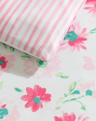 Meadow Daisies Comforter Set close up of print and reverse.