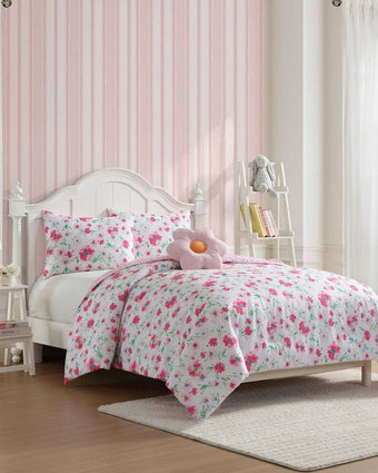 Meadow Daisies Comforter Set on a bed side shot in a bedroom.