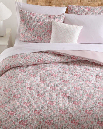 Quartet Microfiber Pink Bed Set overhead view of bedding