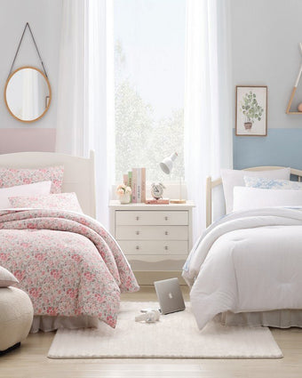 Quartet Microfiber Pink Bed Set  lifestyle image of a bedroom