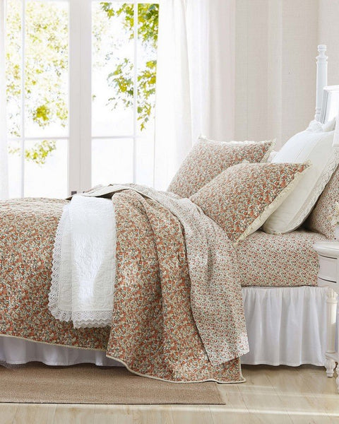 Laura Ashley- Queen Comforter Set, Cotton Reversible Bedding Set, Includes  Matching Shams with Bonus Euro Shams & Throw Pillows (Bramble Floral Green