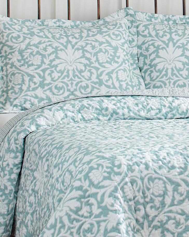 Laura Ashley Mia Reversible Cotton Quilt Set - On Sale - Bed Bath & Beyond  - 10011790
